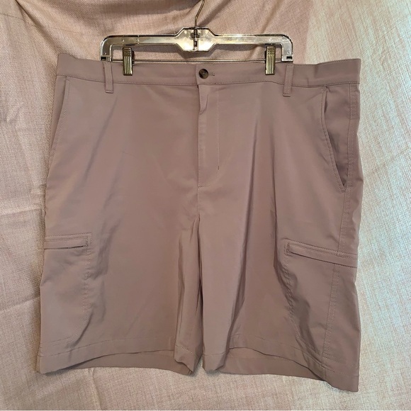 Men's CHAPS Dark Tan Cargo Stretch Shorts size 42 - Picture 1 of 5